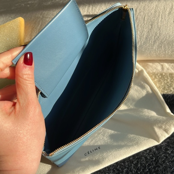 Celine bi-color clutch (navy and light blue) minor scratch and scuff on back! - Picture 13 of 16